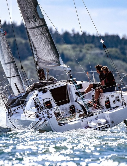 double handed offshore mixed from astern
