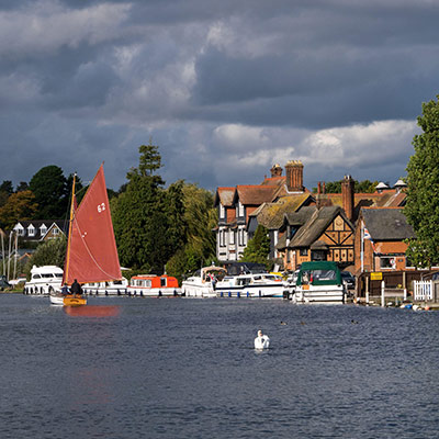 dinghy trails east, Horning