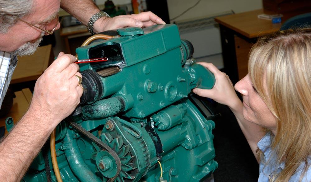 wideshot of engine troubleshooting teaching